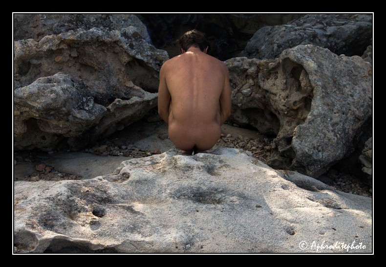 032 Solitude dans les roches